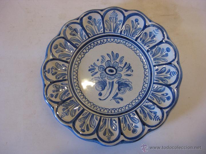 Antig&uuml;edades: Plato de cer&aacute;mica esmaltada de Talavera - Foto 1