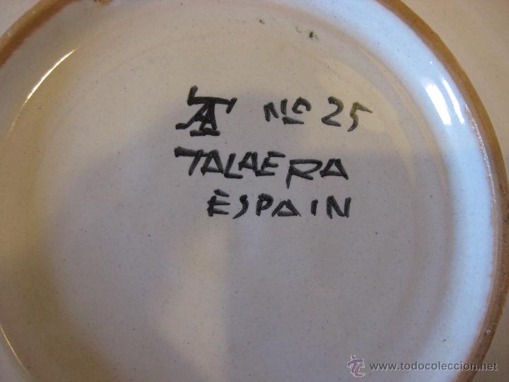 Antig&uuml;edades: Plato de cer&aacute;mica esmaltada de Talavera - Foto 3