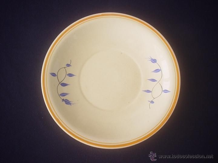Antig&uuml;edades: PLATO CER&Aacute;MICA DECORADO A MANO - Foto 1