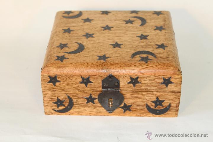 Antig&uuml;edades: caja joyero en madera - Foto 1