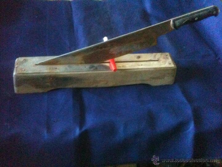 Antiquit&eacute;s: cortadora de bacalao