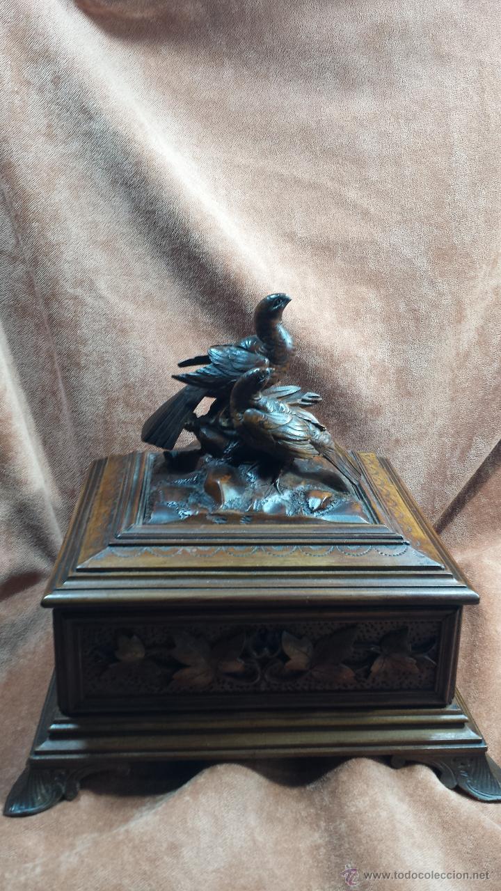 Antig&uuml;edades: JOYERO TALLA EN MADERA - Foto 1