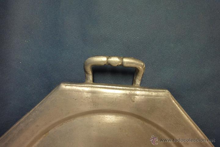 Antig&uuml;edades: BANDEJA DE LATON ANTIGUA - Foto 2