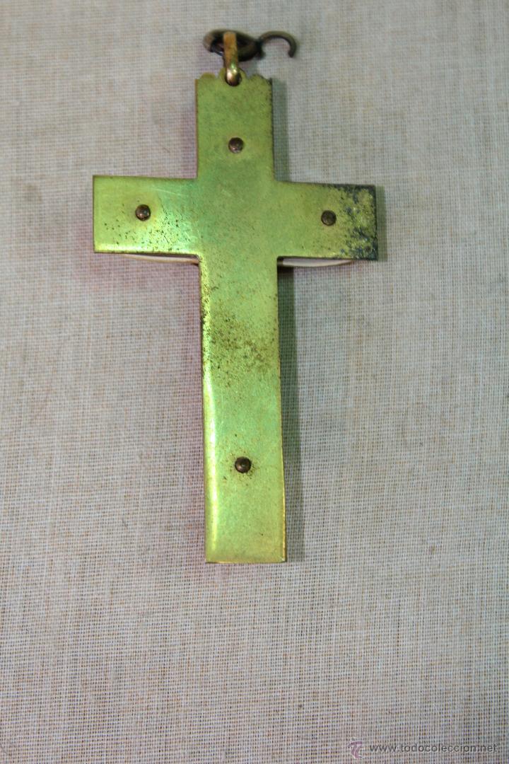 Antig&uuml;edades: CRUZ EN METAL Y NACAR - Foto 3