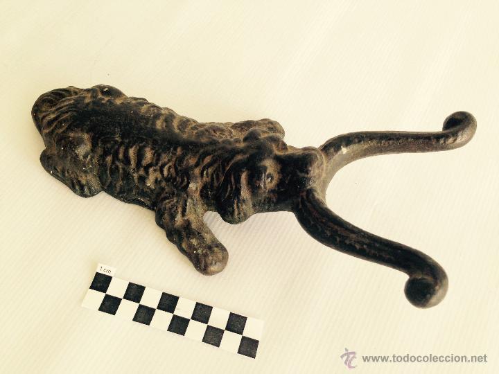 Antig&uuml;edades: Descalzador antiguo de bronce - Foto 1