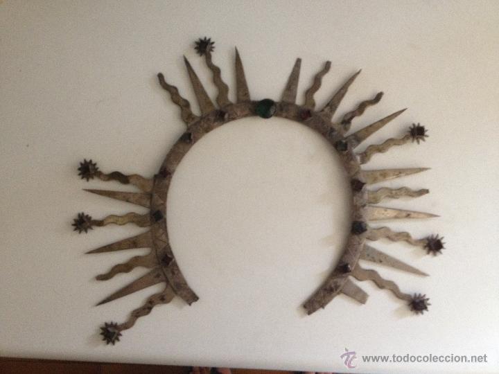 Antig&uuml;edades: GRAN CORONA MEDIEVAL DE PLATA Y PIEDRAS - Foto 1