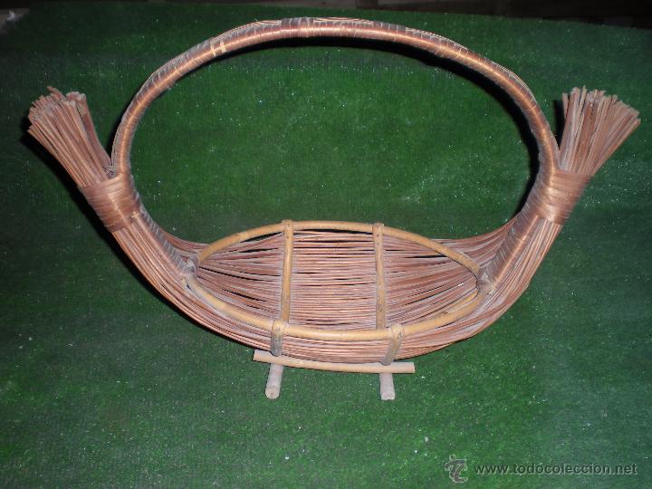 Antiques: Frutero de mimbre 55x33x22cm