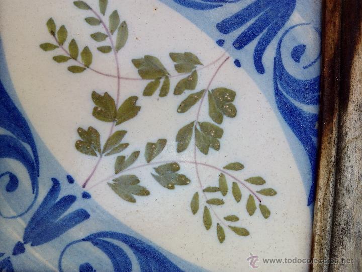 Antig&uuml;edades: Azulejo antiguo enmarcado en madera. - Foto 3