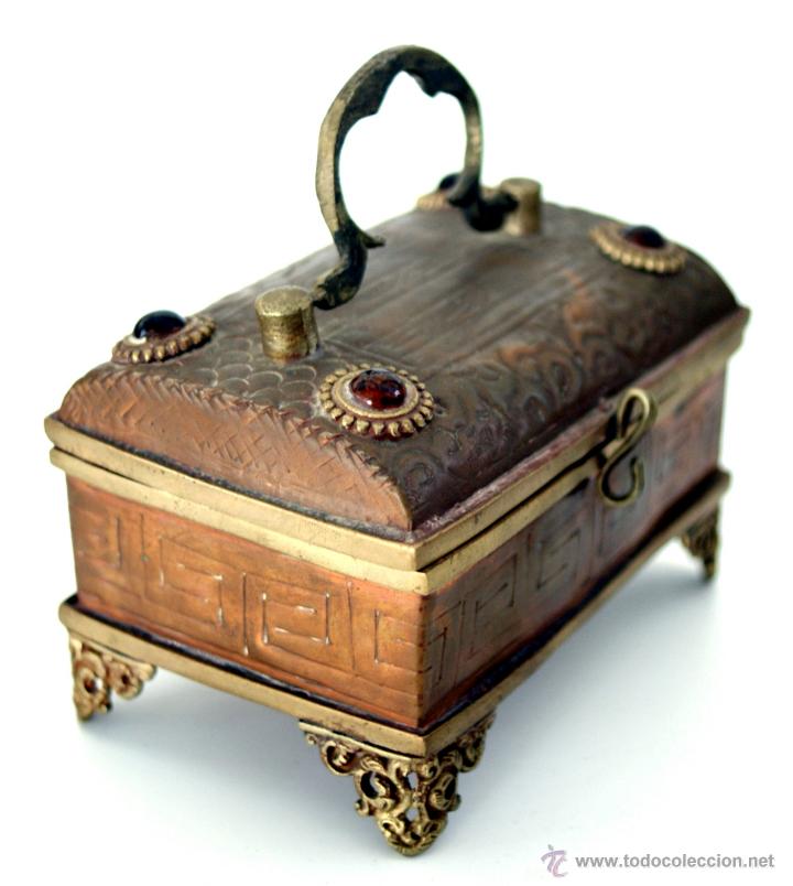 antigua caja oriental en forma de cofre con cab - Comprar Cajas ...