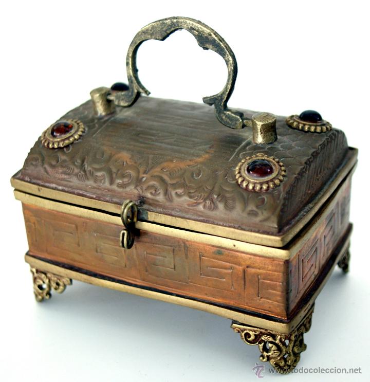 antigua caja oriental en forma de cofre con cab - Comprar Cajas ...