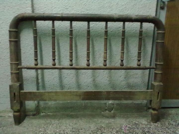 Antig&uuml;edades: CAMA MADERA TORNEADA PARA RESTAURAR - Foto 2