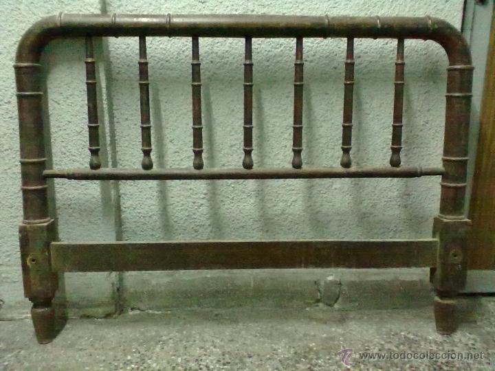 Antig&uuml;edades: CAMA MADERA TORNEADA PARA RESTAURAR - Foto 3