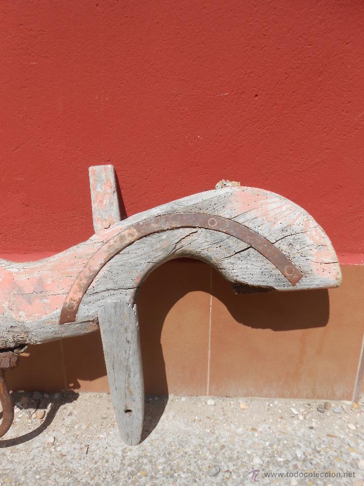 Antig&uuml;edades: ANTIGUO YUGO DE MADERA. ARGOLLA DE HIERRO. - Foto 10