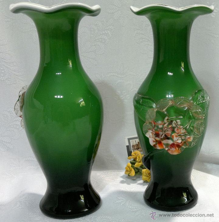Antig&uuml;edades: ELEGANTE PAREJA DE JARRONES EN CRISTAL DOBLADO VERDE Y BLANCO. - Foto 6