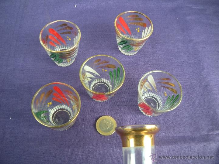 Antig&uuml;edades: BOTELLA LICORERA CON 5 VASOS - Foto 2