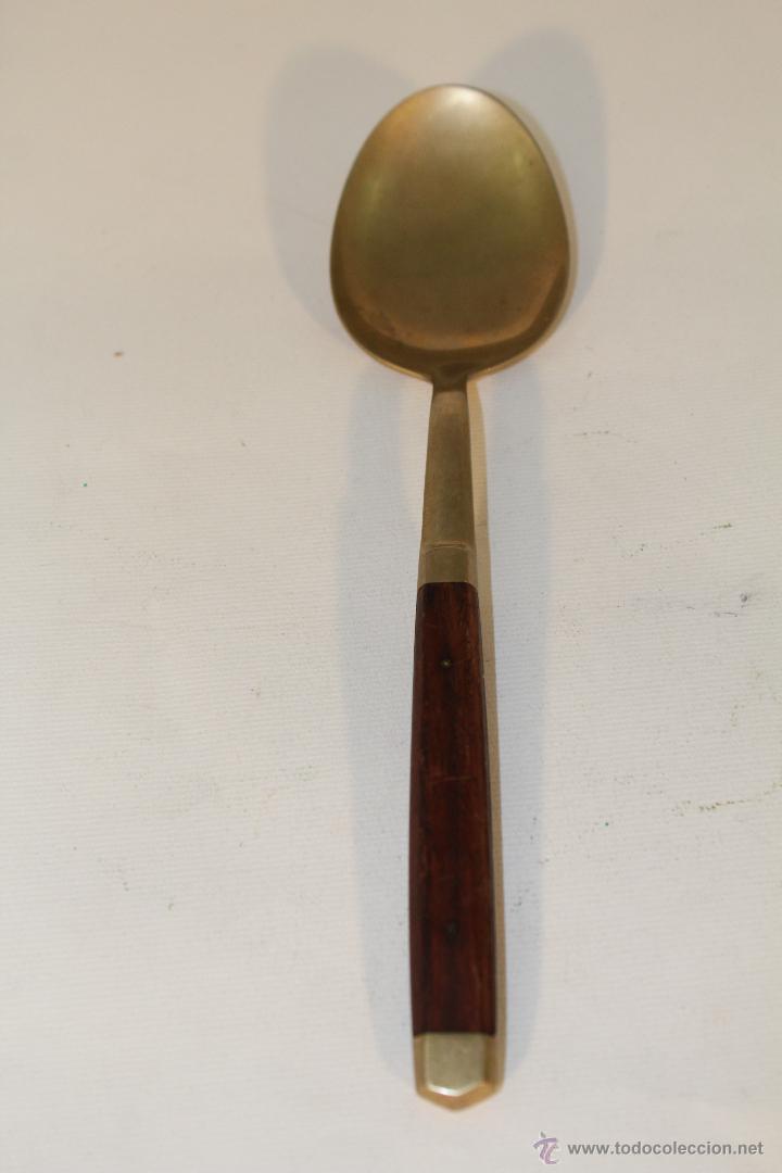 Antig&uuml;edades: CUCHARON TAILANDES EN BRONCE-NIQUEL Y MADERA - Foto 2