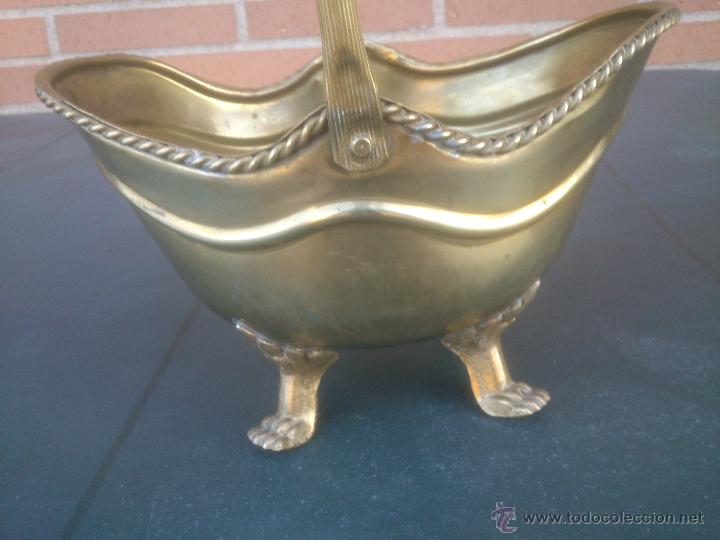 Antig&uuml;edades: Antigua Cesta Chapeada Bronce. - Foto 2