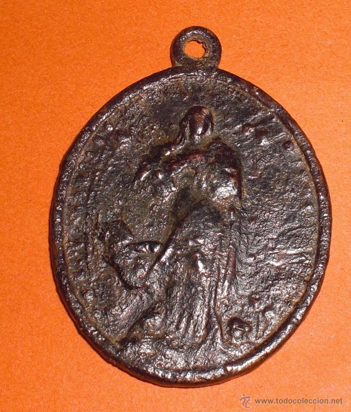 Antig&uuml;edades: medalla Virgen laton - Foto 1