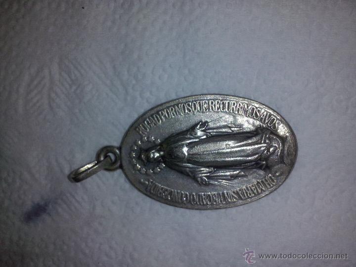 Antig&uuml;edades: medalla en plata inmaculada mide 3,50 cms - Foto 1