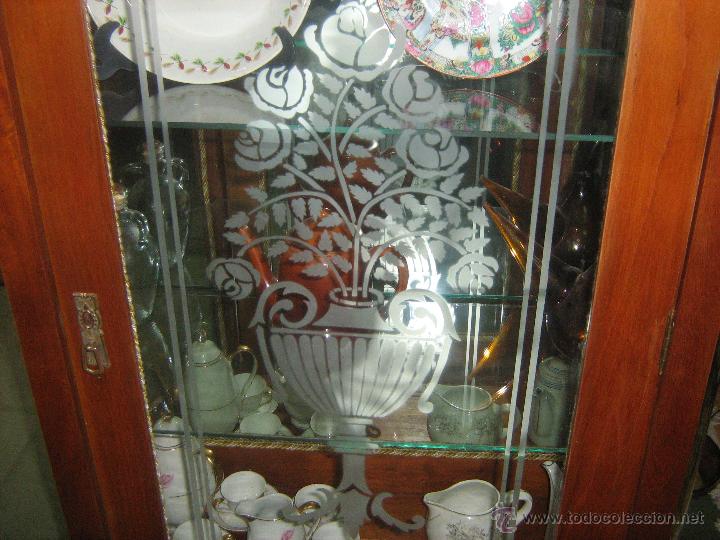 Antig&uuml;edades: Vitrina antigua redondeada - Foto 2