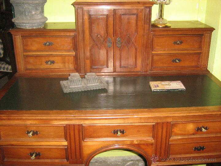 Antig&uuml;edades: Mesa de escritorio con altillo antigua - Foto 2