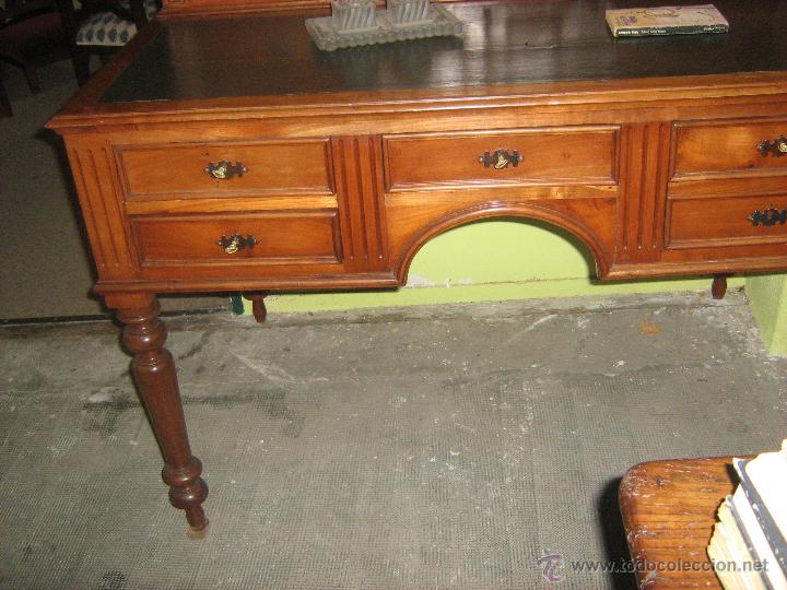 Antig&uuml;edades: Mesa de escritorio con altillo antigua - Foto 3