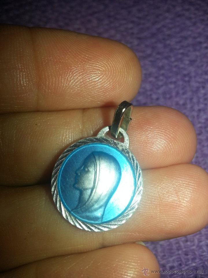 Antig&uuml;edades: MEDALLA DE LA VIRGEN PLATEADA Y ESMALTE AZUL - Foto 3