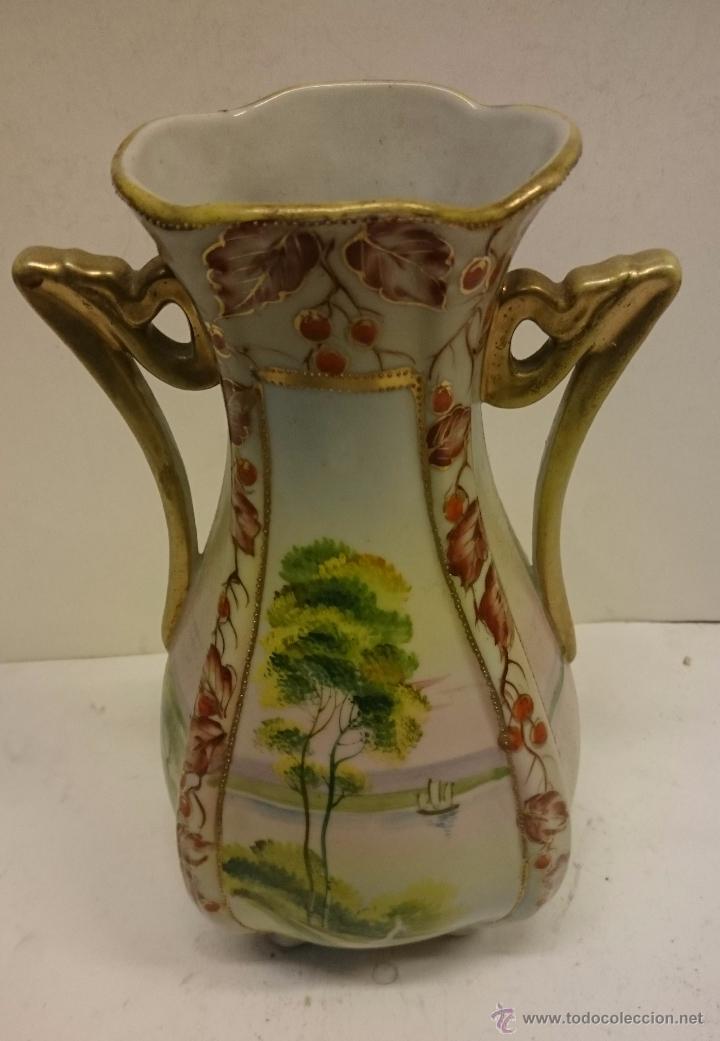 Antig&uuml;edades: FLORERO DE PORCELANA - Foto 1