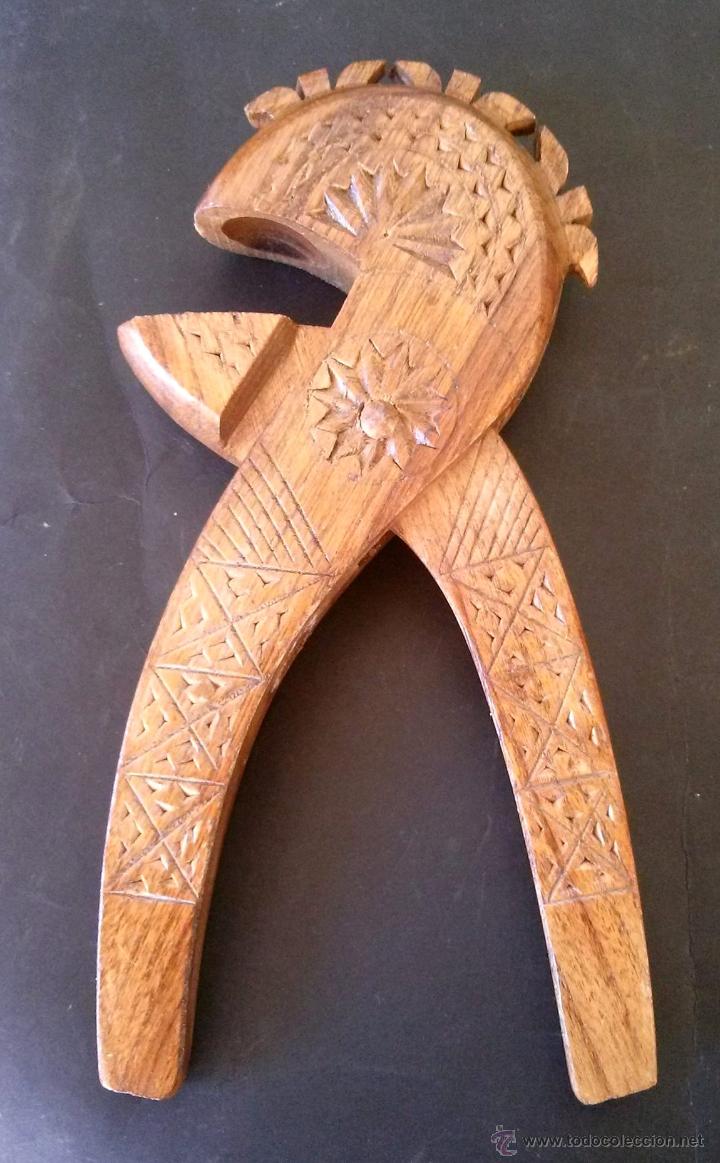 Antig&uuml;edades: CASCANUECES de madera - Foto 1