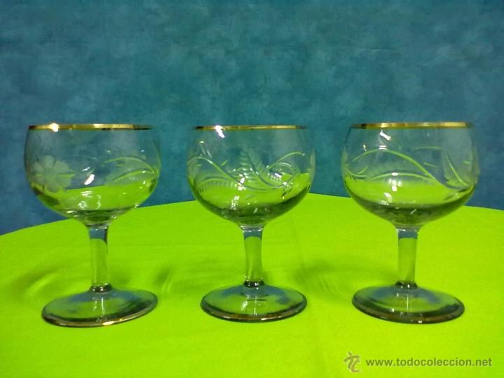 Antig&uuml;edades: TRES COPAS CRISTAL TALLADO Y ORO - Foto 1