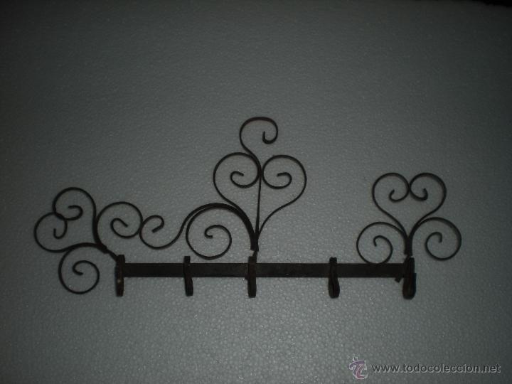Antiquit&eacute;s: Colgador de FILIGRANAS de pared en forja 30x4cm