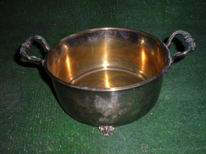 Antiquit&eacute;s: Fuente met&aacute;lica di&aacute;metro 17cm altura 8cm