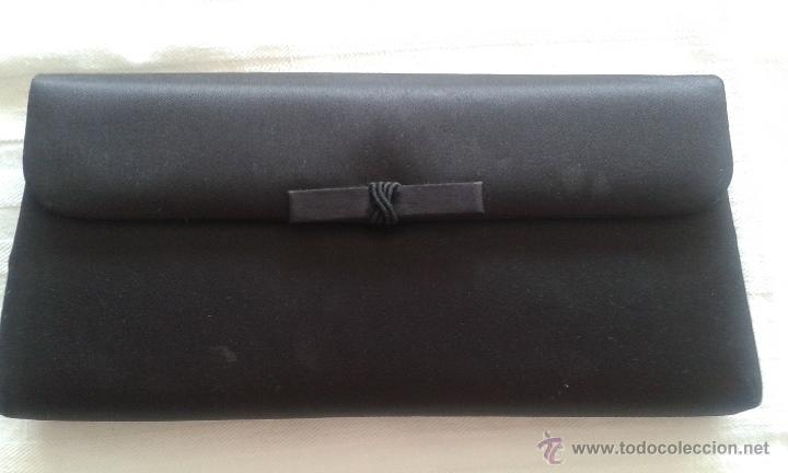 Antig&uuml;edades: CARTERA DE MANO, DE RASO NEGRA. - Foto 1
