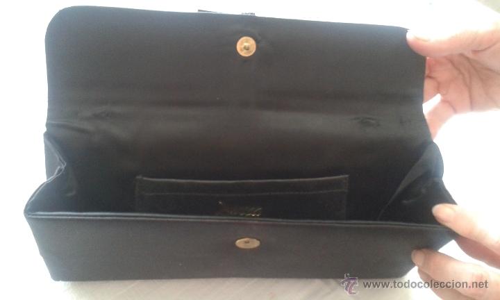 Antig&uuml;edades: CARTERA DE MANO, DE RASO NEGRA. - Foto 3