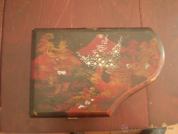 Antig&uuml;edades: CAJA JAPONESA LACADA Y NACAR - Foto 2