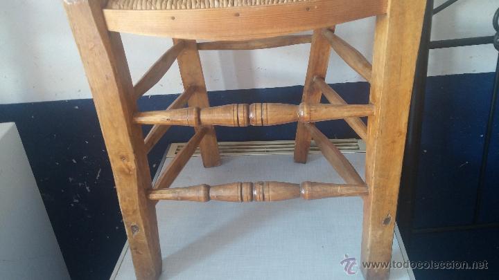 Antig&uuml;edades: Dos sillas de aneas, en madera y bien conservadas - Foto 3