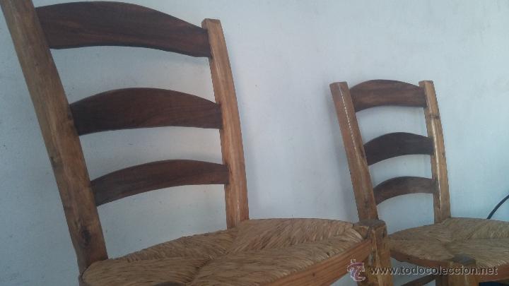 Antig&uuml;edades: Dos sillas de aneas, en madera y bien conservadas - Foto 6