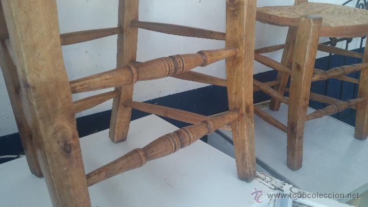 Antig&uuml;edades: Dos sillas de aneas, en madera y bien conservadas - Foto 7