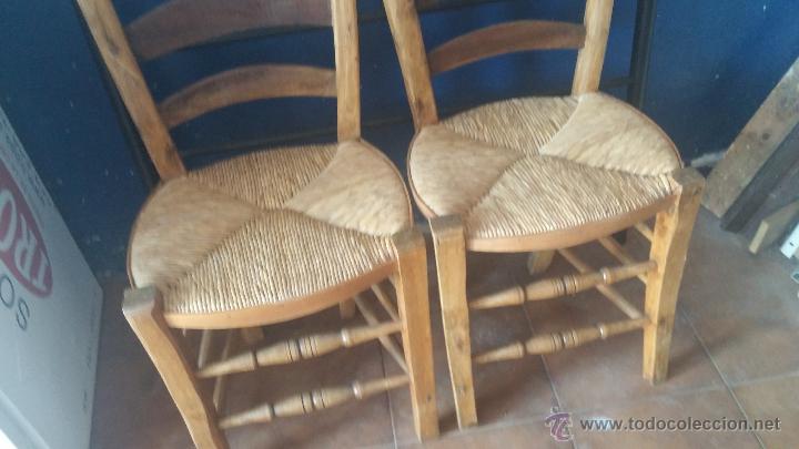 Antig&uuml;edades: Dos sillas de aneas, en madera y bien conservadas - Foto 12