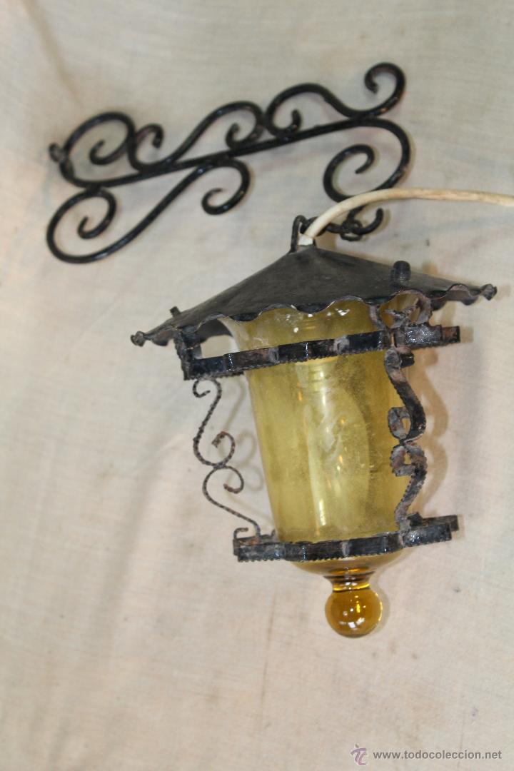 Antig&uuml;edades: farol en hierro de forja con tulipa de cristal - Foto 1