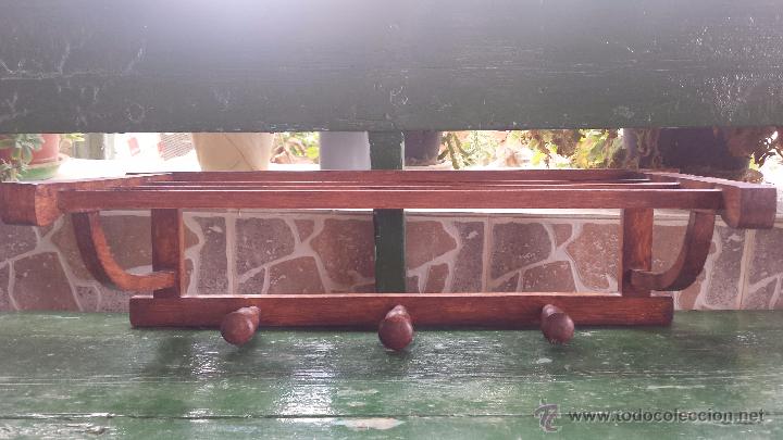 Antig&uuml;edades: antiguo perchero sobrerero de madera. - Foto 1