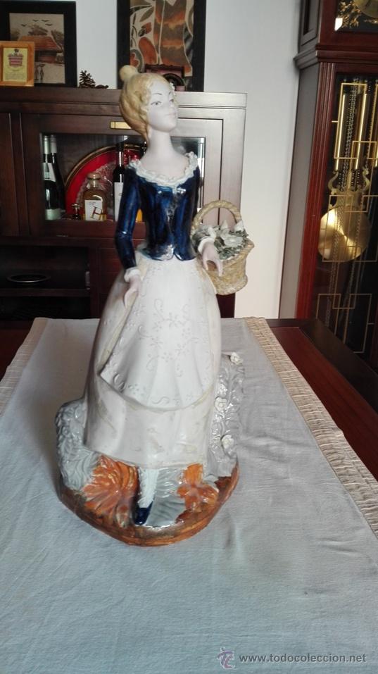 Antig&uuml;edades: Figura de porcelana - Foto 1