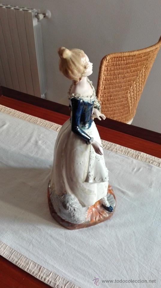 Antig&uuml;edades: Figura de porcelana - Foto 2