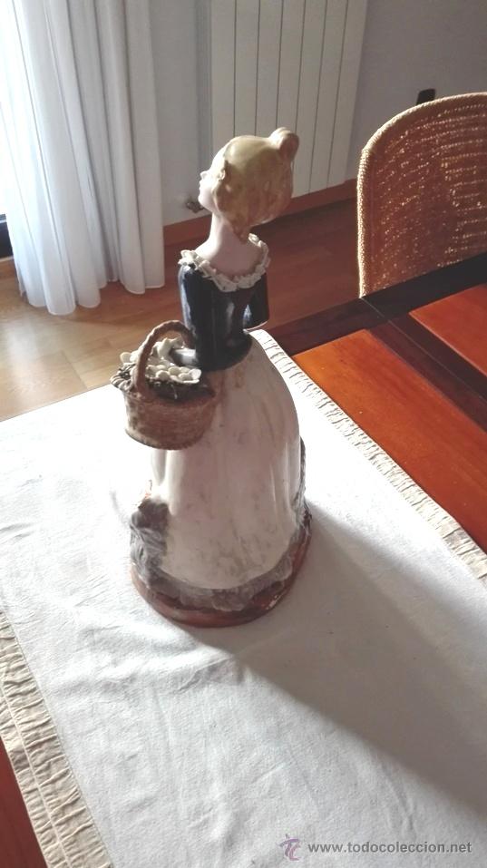 Antig&uuml;edades: Figura de porcelana - Foto 3