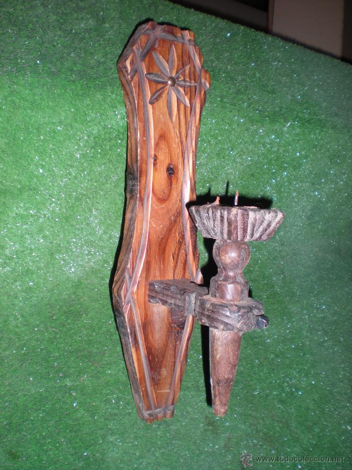 Antig&uuml;edades: Portavela de madera tallada - Foto 1