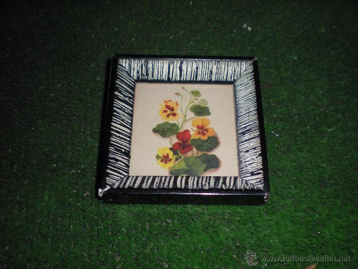 Antiquit&eacute;s: Peque&ntilde;a litograf&iacute;a de flores con marco 9x9cm