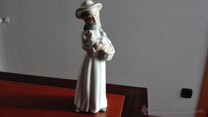 Antig&uuml;edades: Figura de porcelana - Foto 1