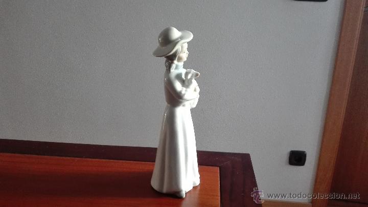 Antig&uuml;edades: Figura de porcelana - Foto 3