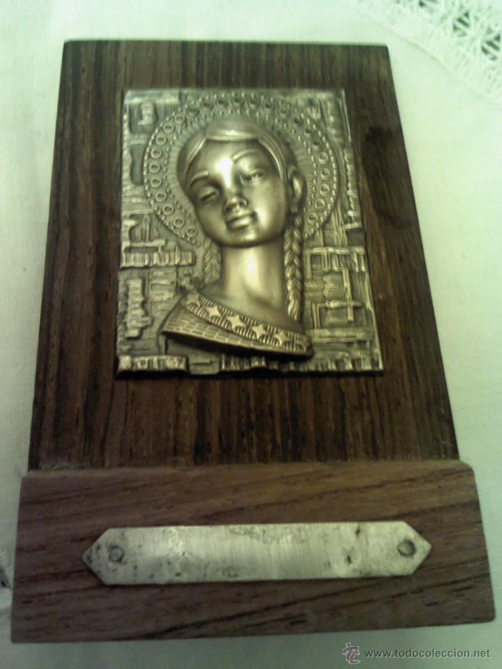 Antig&uuml;edades: VIRGEN NI&Ntilde;A DE PLATA CON SOPORTE EN MADERA - Foto 1
