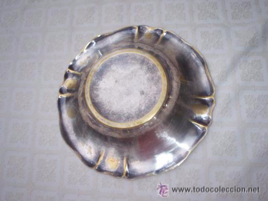 Antig&uuml;edades: Antiguo centro de mesa / frutero met&aacute;lico - Foto 3